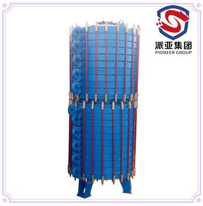 Glasfodrad kondensor av porös platttyp